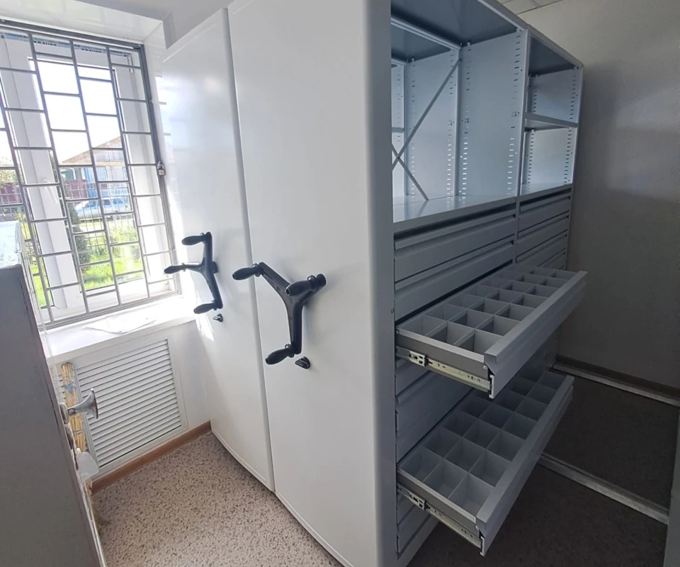 Мобильные системы в фондохранилище площадью 10 м²