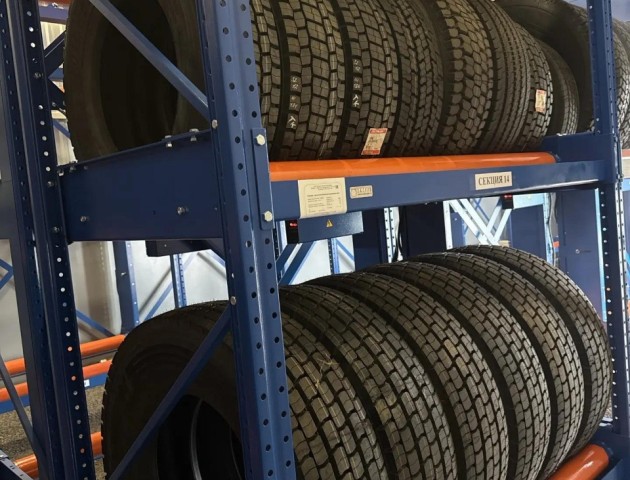 Автоматизированный стеллаж для хранения шин и колес